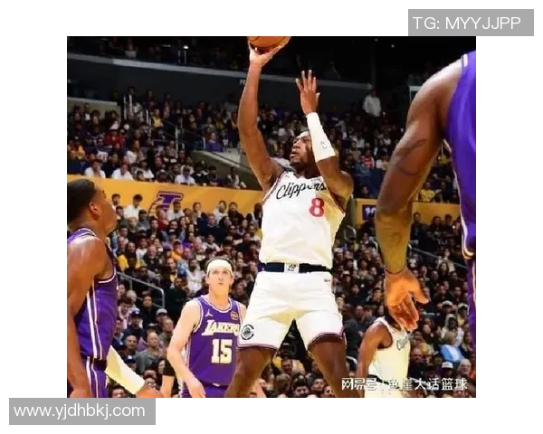 湖人对决快船第五场激战回顾与精彩瞬间分析 湖人对决快船第五场激战回顾与精彩瞬间分析